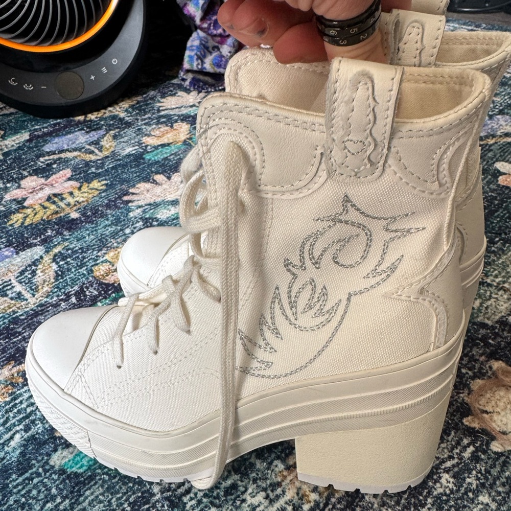 NWOT Converse White Western Heel Lace-Up Platform Ankle Boots - Picture 5 of 9